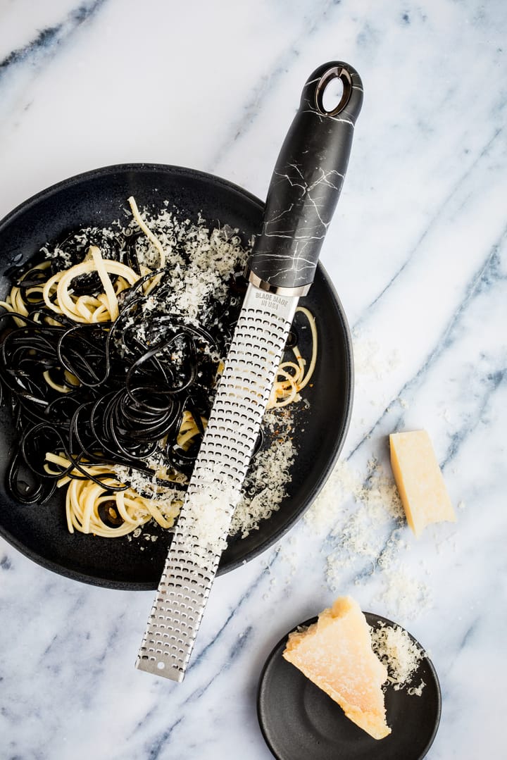 Premium Funky zesterjern 32 cm, Black marble Microplane