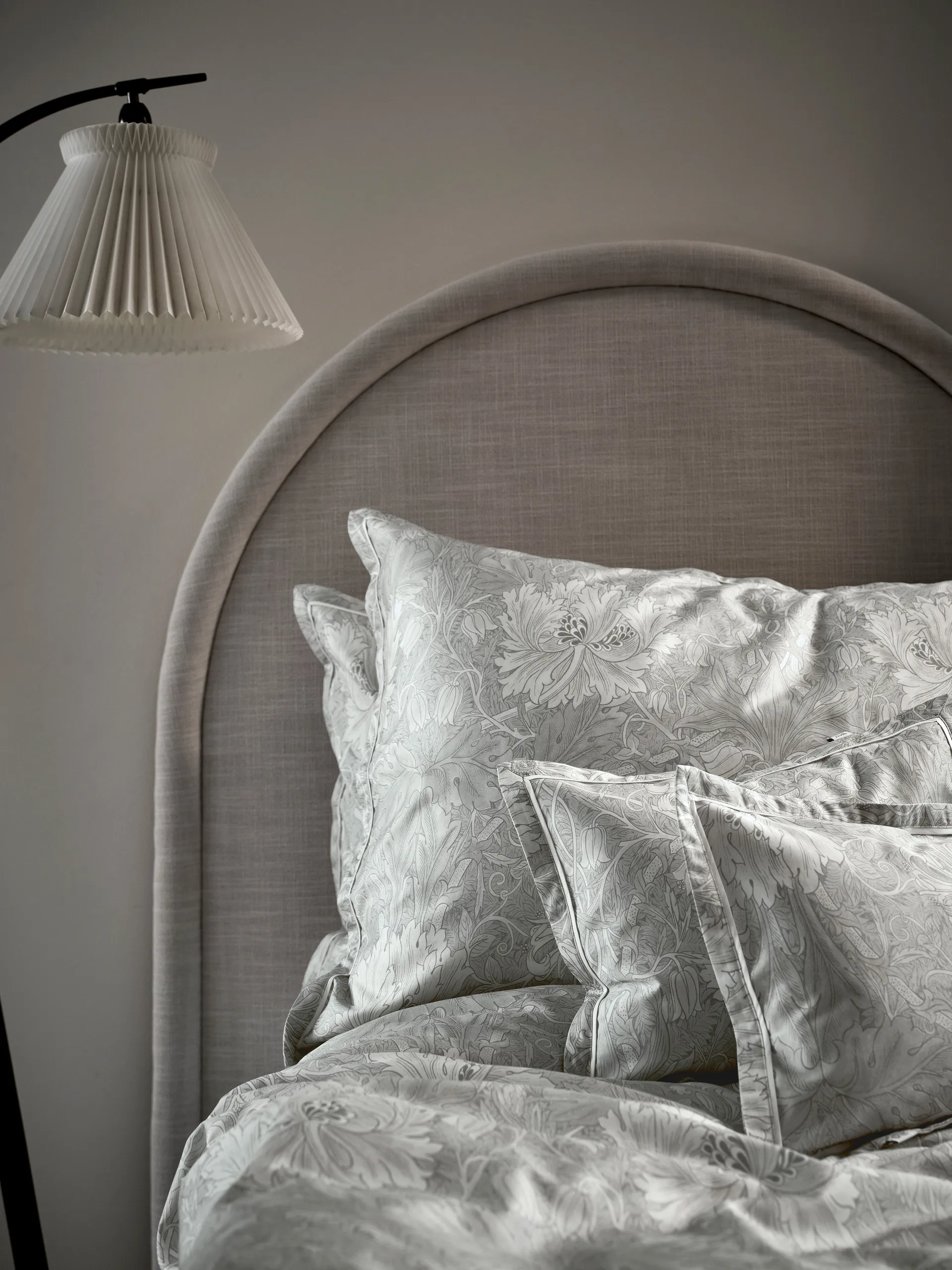 Honeysuckle & Tulip pudebetræk, Grå, 50x60 cm Mille Notti