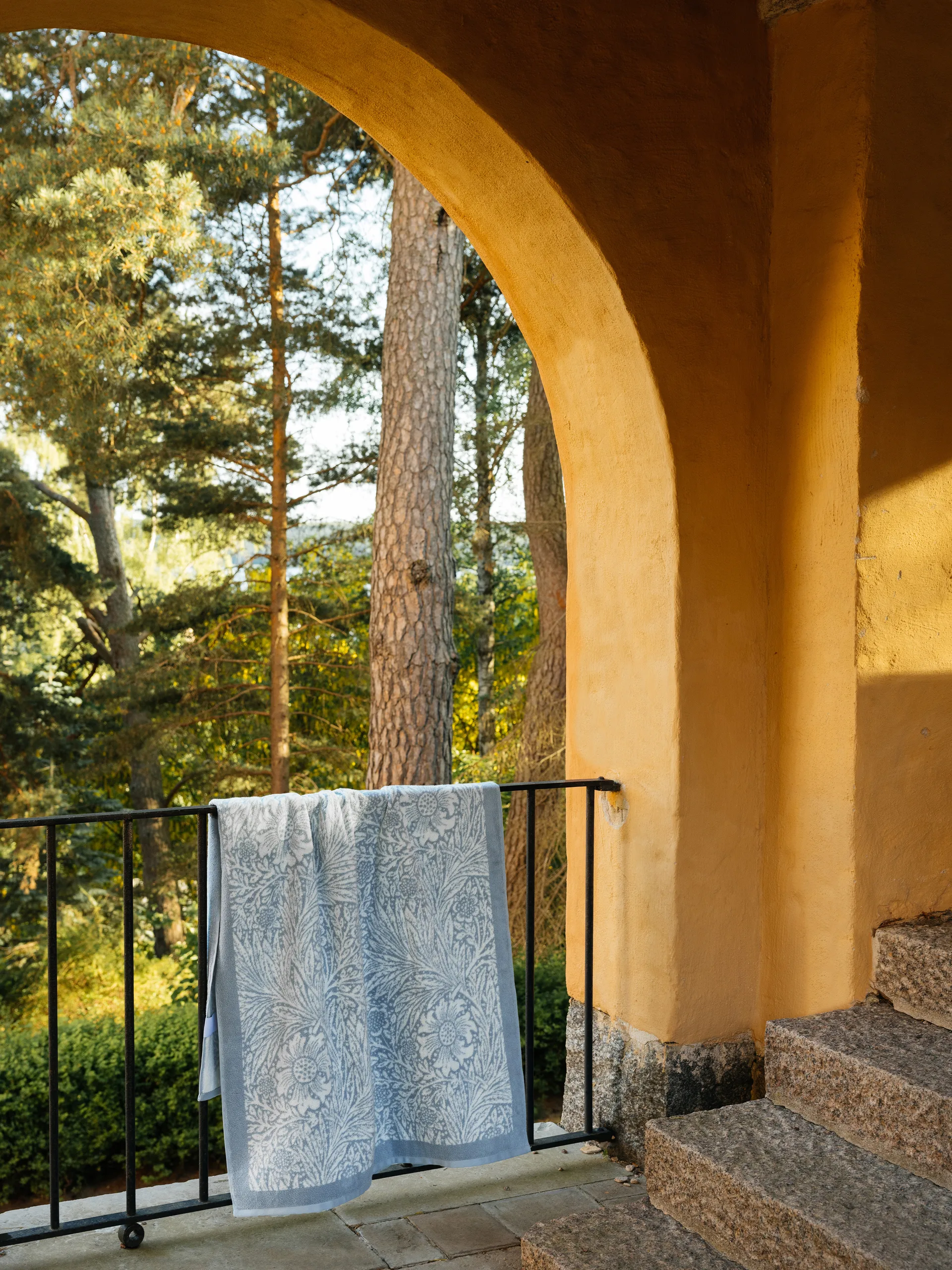 Morris & Co. Marigold Håndklæde ØKO, Blå, 86x150 cm Mille Notti