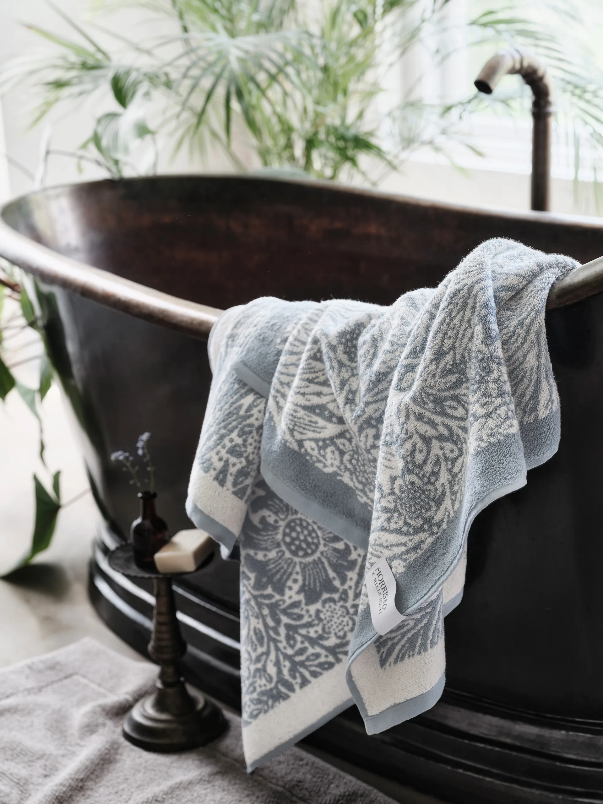 Morris & Co. Marigold Håndklæde ØKO, Blå, 86x150 cm Mille Notti