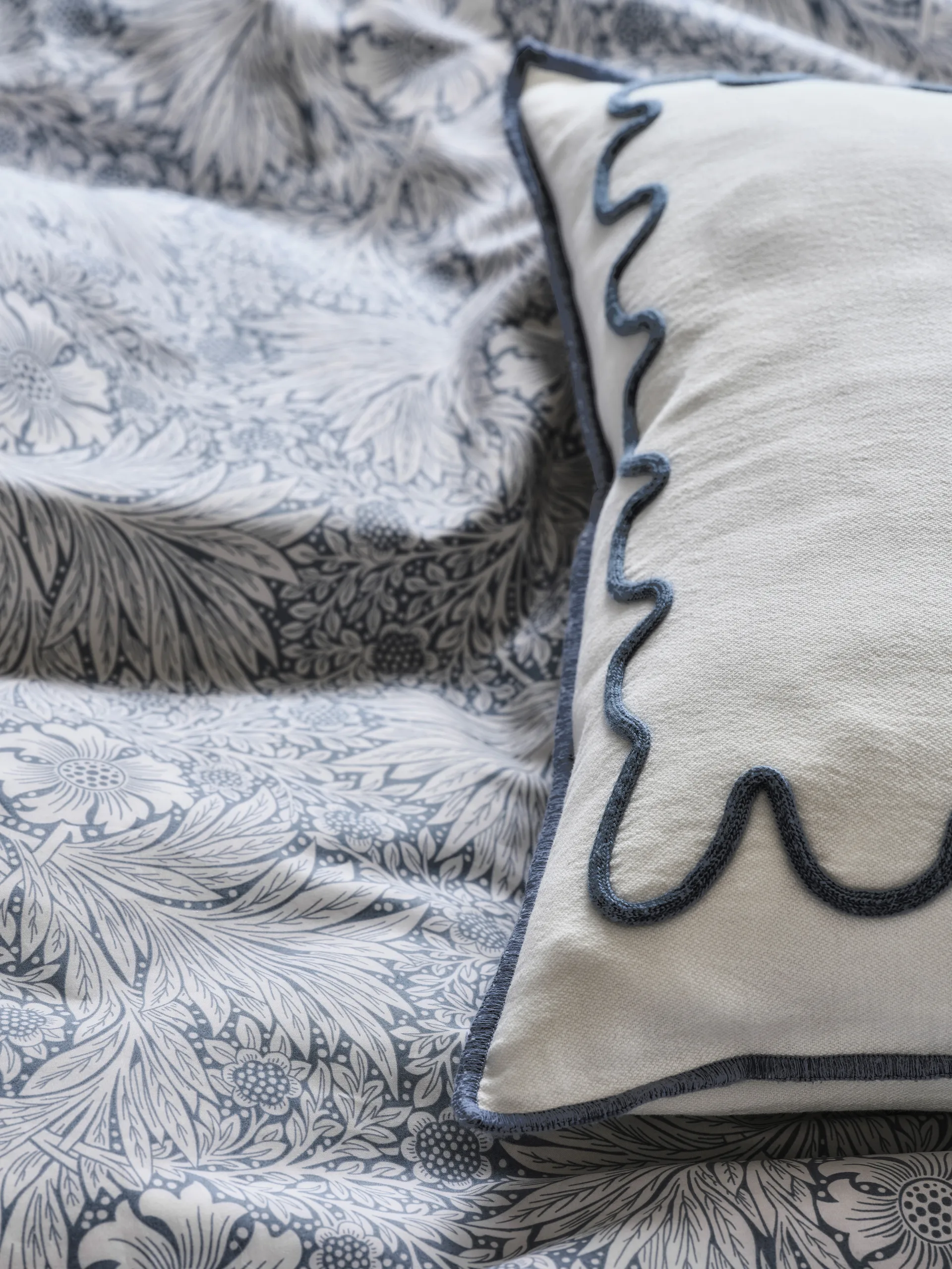 Morris & Co. Marigold Pudebetræk, Blå, 50x90 cm Mille Notti