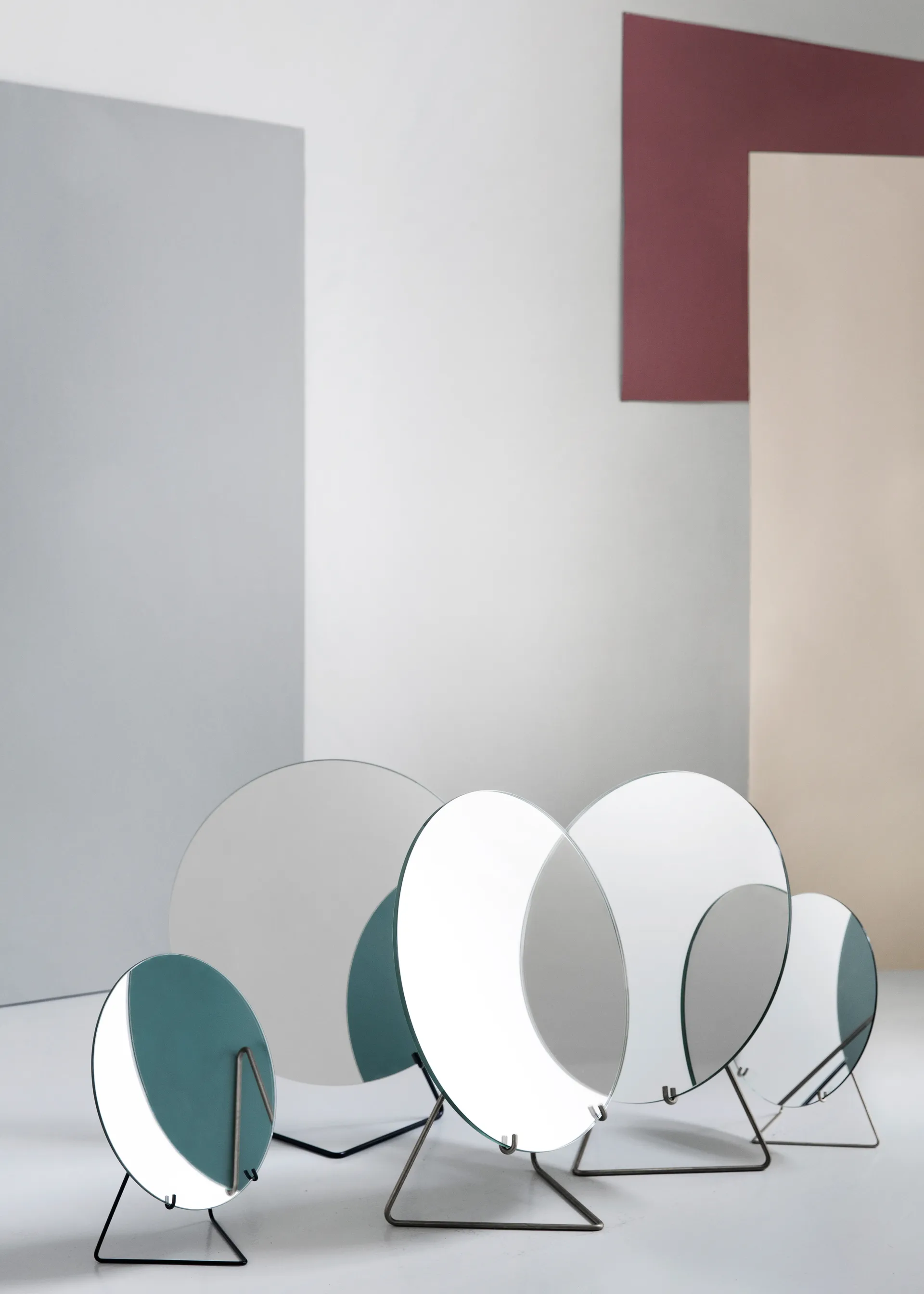 Gulvspejl Ø30 cm, Black MOEBE