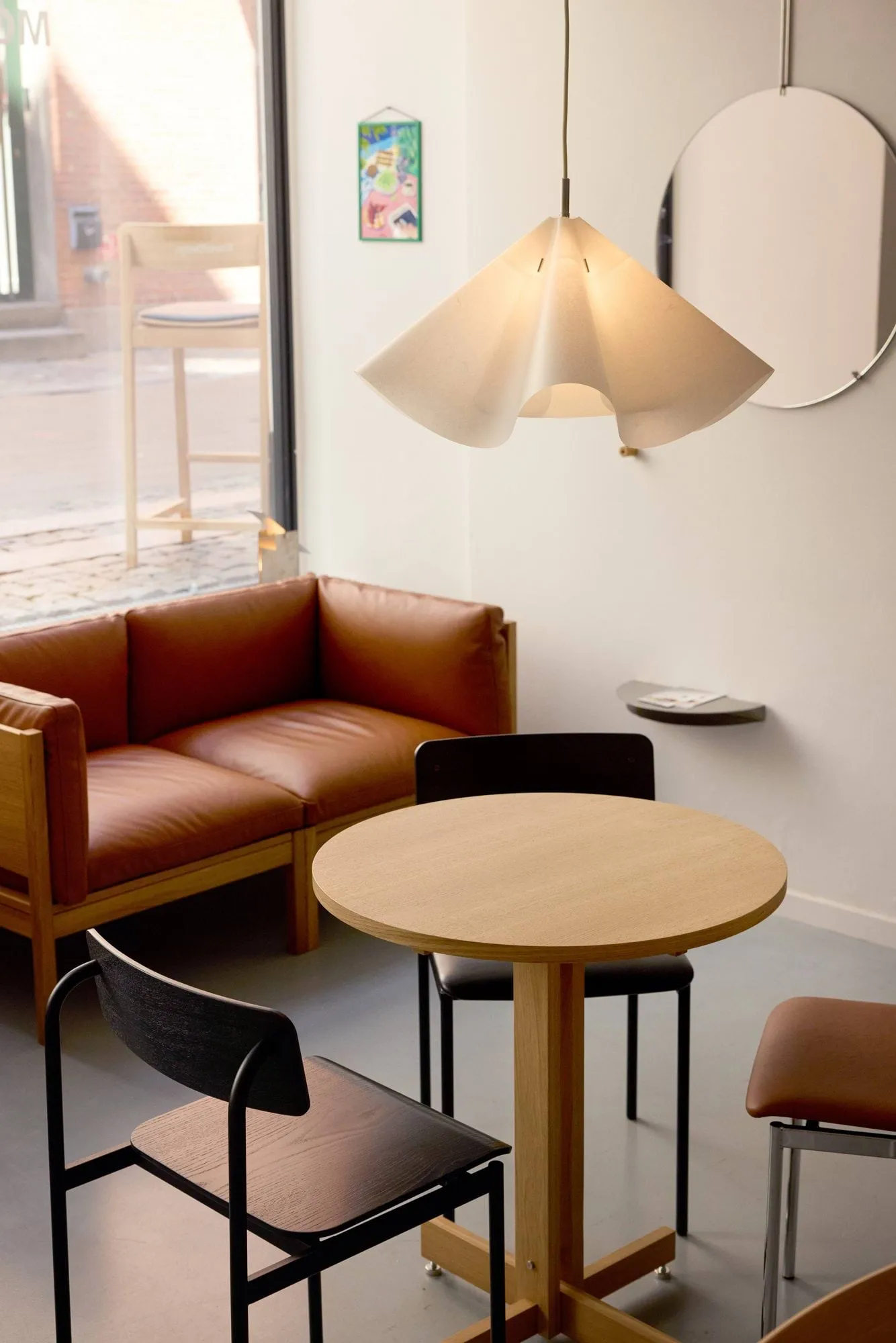 KUMU cafébord, Olieret eg, Ø65 cm MOEBE