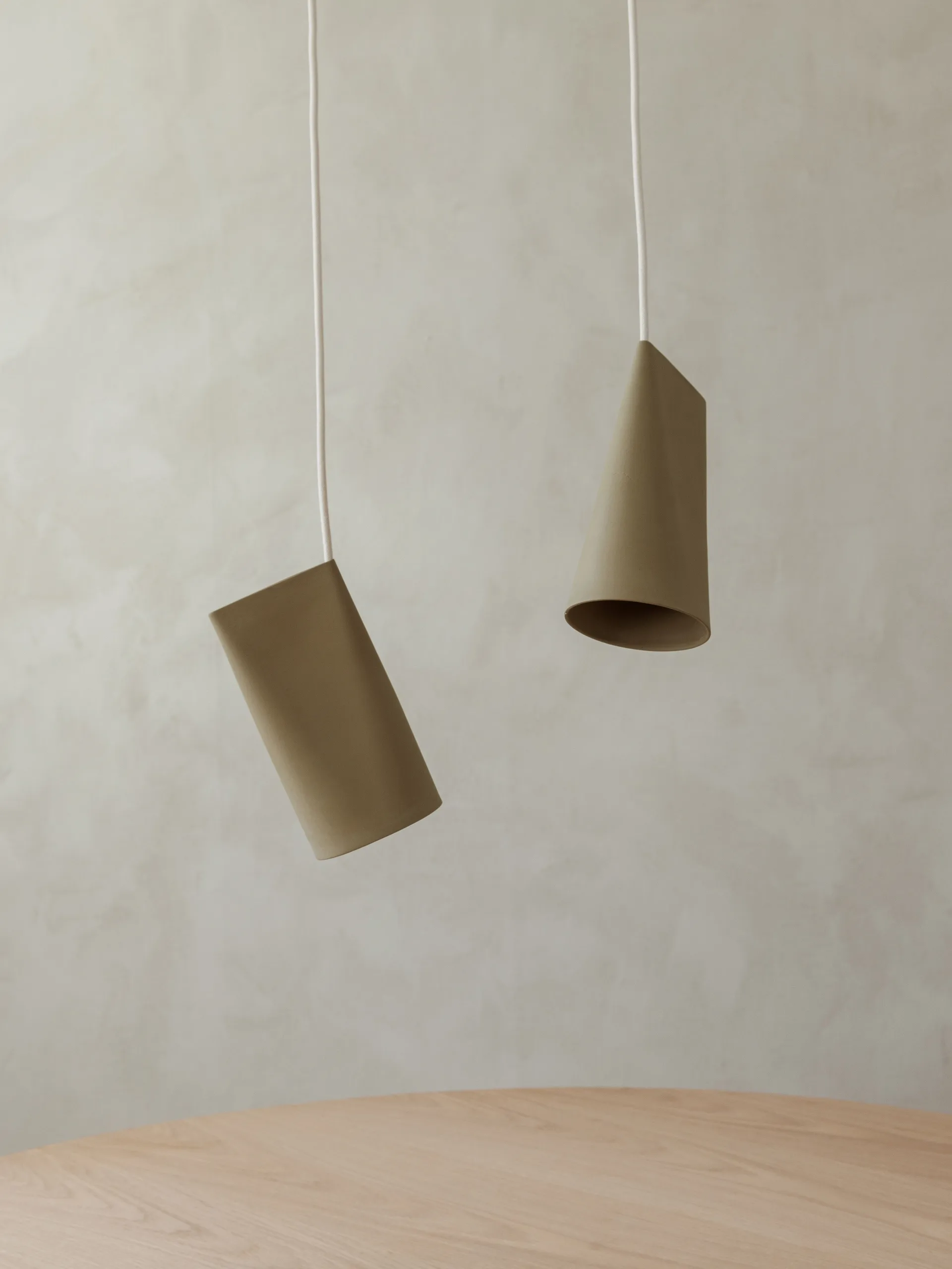 Loftslampe keramik 11,2x22 cm, Olive MOEBE