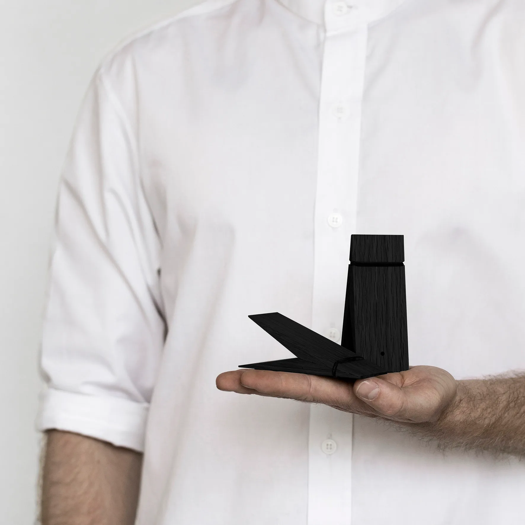 Moebe Pinch træklemme, Sortmalet eg MOEBE