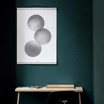 Moebe poster hanger 70x100 cm - Sort - MOEBE