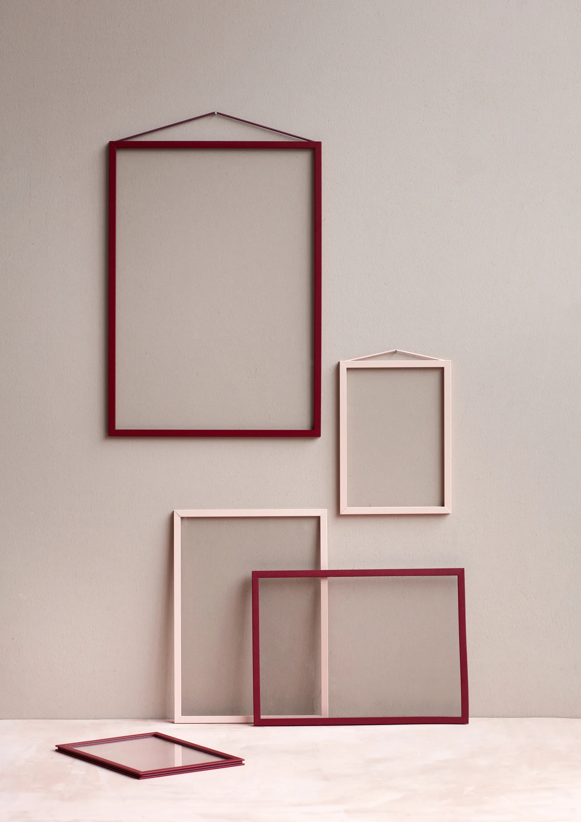 Moebe ramme A4 22,6x31,3 cm, Transparent/Red MOEBE