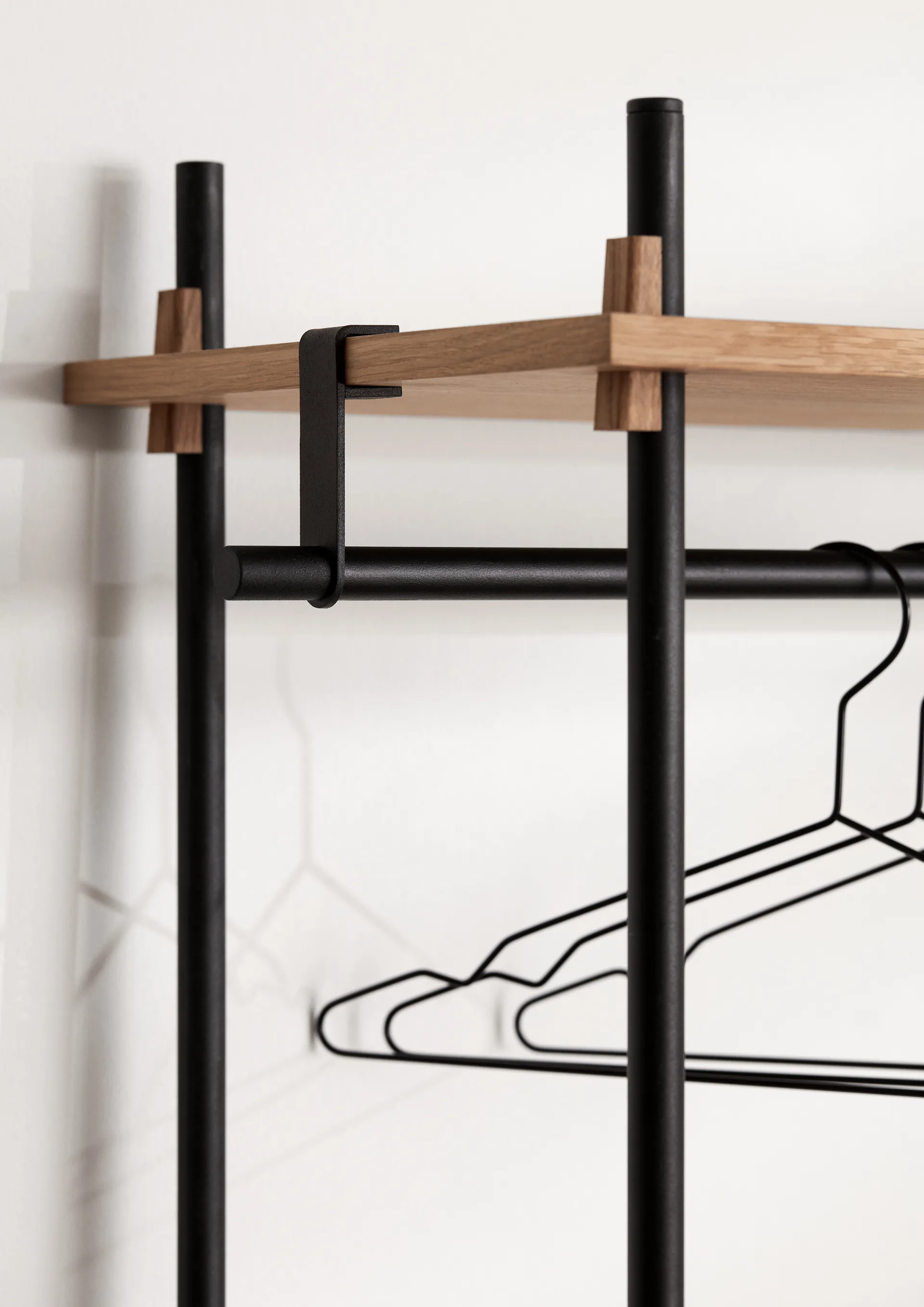 Moebe shelving system s.200.1.F, Eg/Sort MOEBE