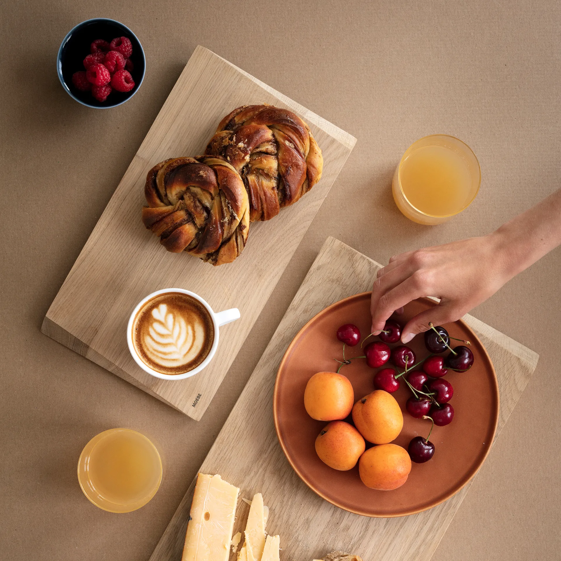 Moebe skærebræt lille 18,5x33 cm, Beige MOEBE