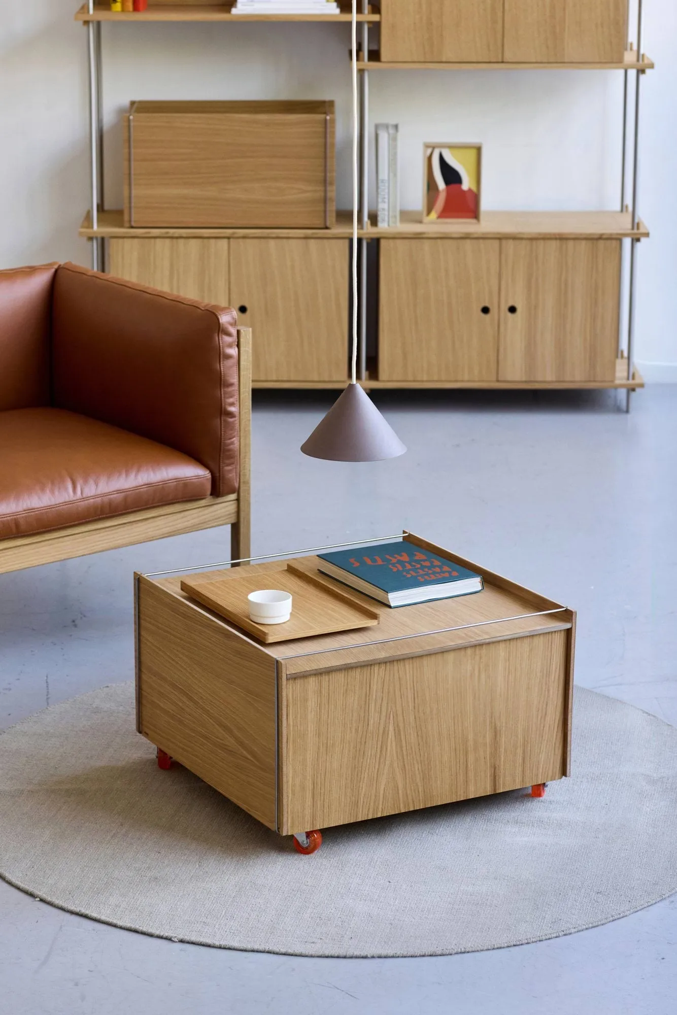 Moebe Storage Chest sofabord med opbevaring, Olieret eg-sort, 60x61x38.2 cm MOEBE