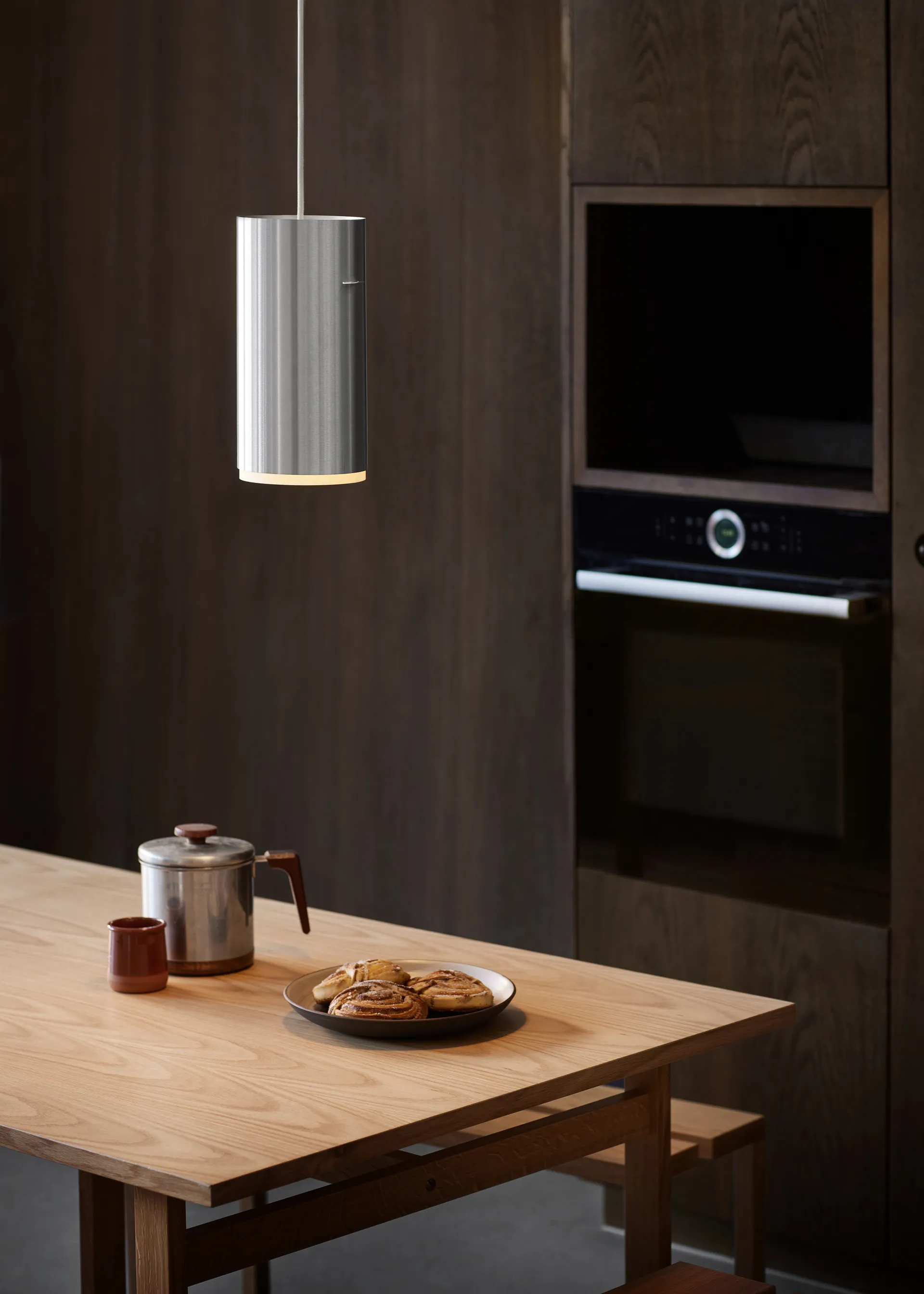 Moebe Tube pendel large Ø14 cm, Børstet aluminium MOEBE