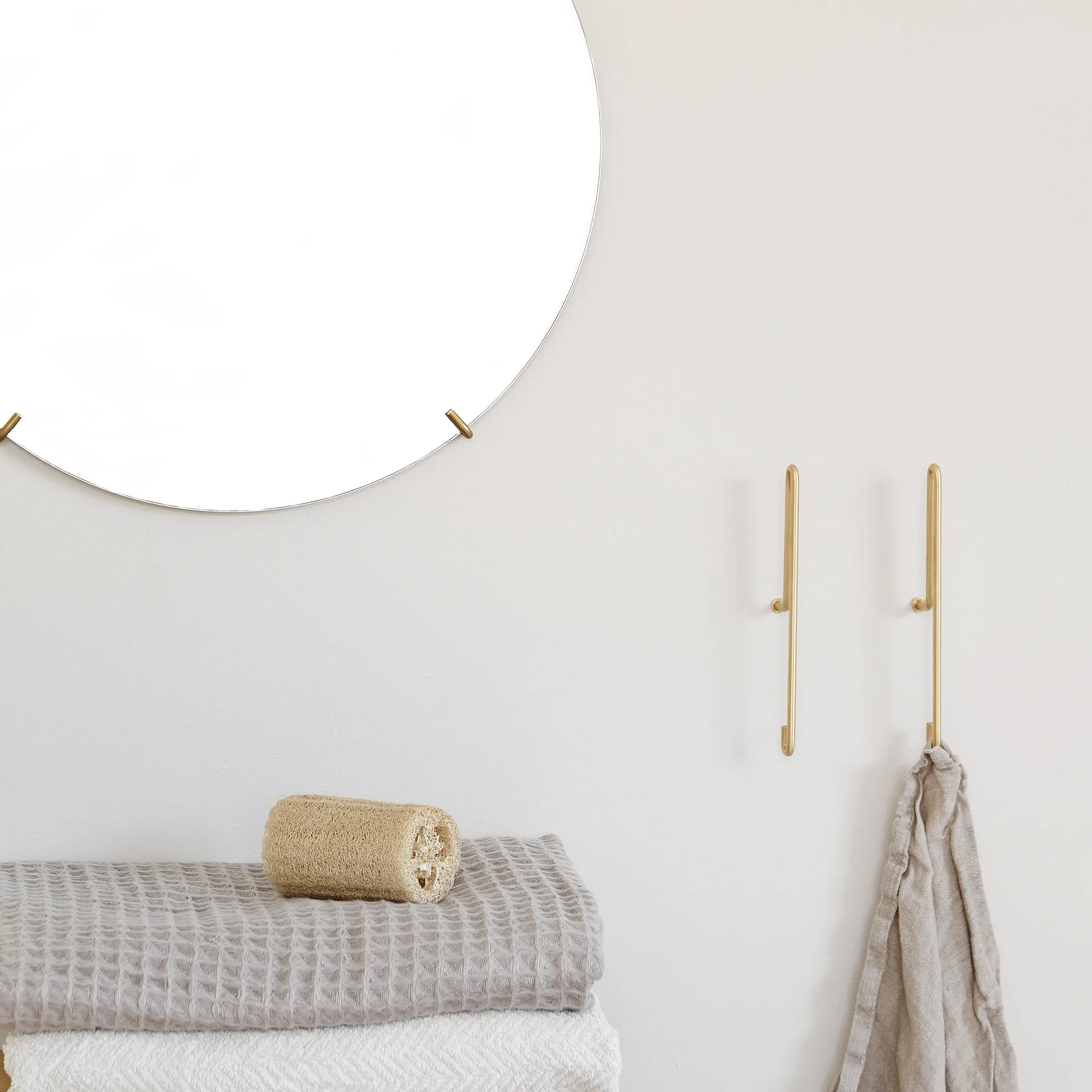 Moebe Wall hook large, Mat guld MOEBE