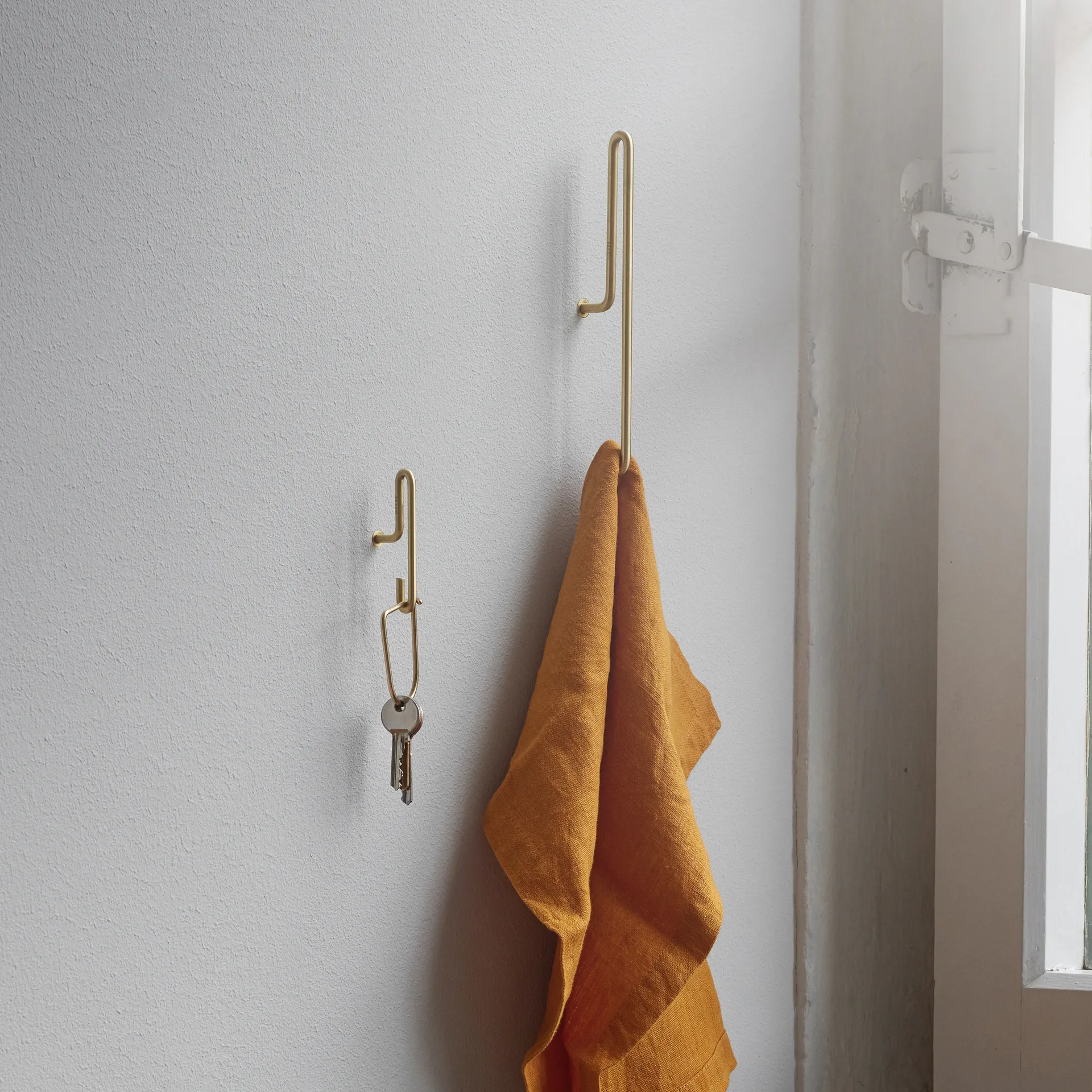 Moebe Wall hook large, Mat guld MOEBE