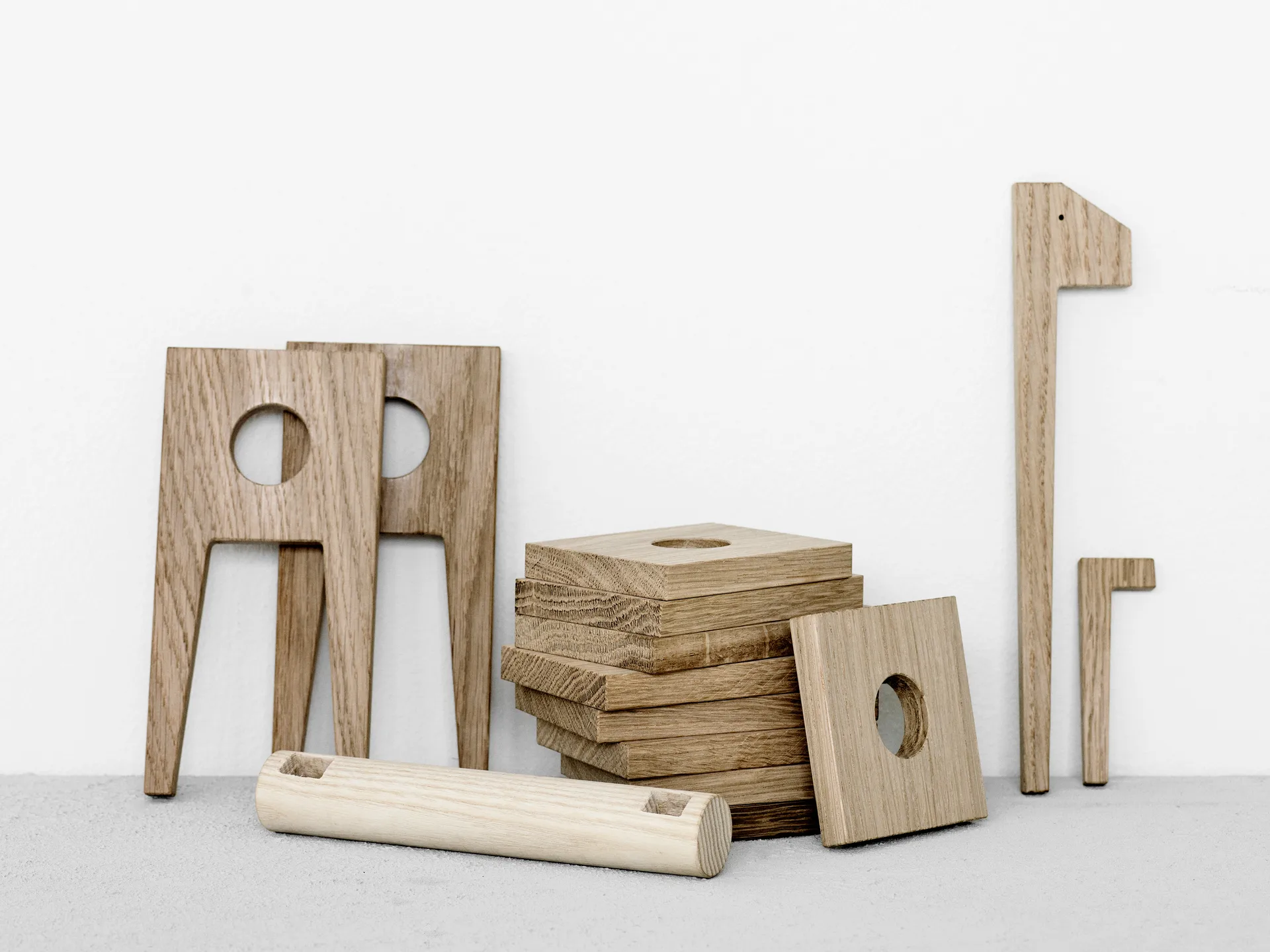 Polygrif egetræsskulptur 21x32 cm, Wood/Black MOEBE