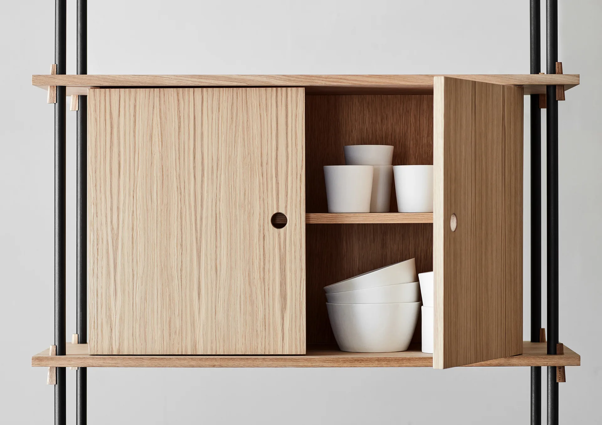 Shelving System hylde med skab, Eg-warm grey, 163x85x35 cm, S.85.2.C MOEBE