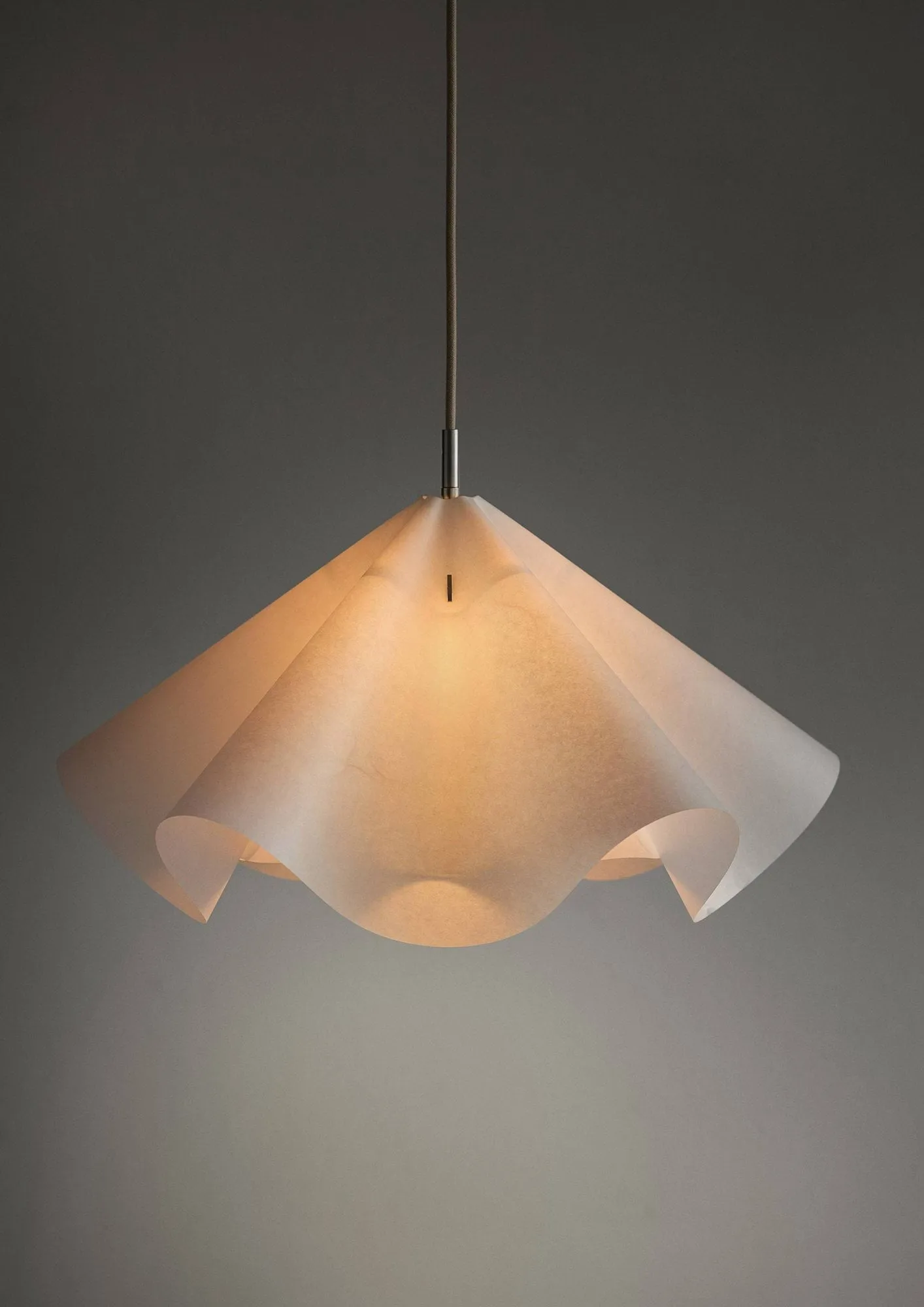 Sinuate pendel, White-rustfrit stål, medium Ø60x30 cm MOEBE
