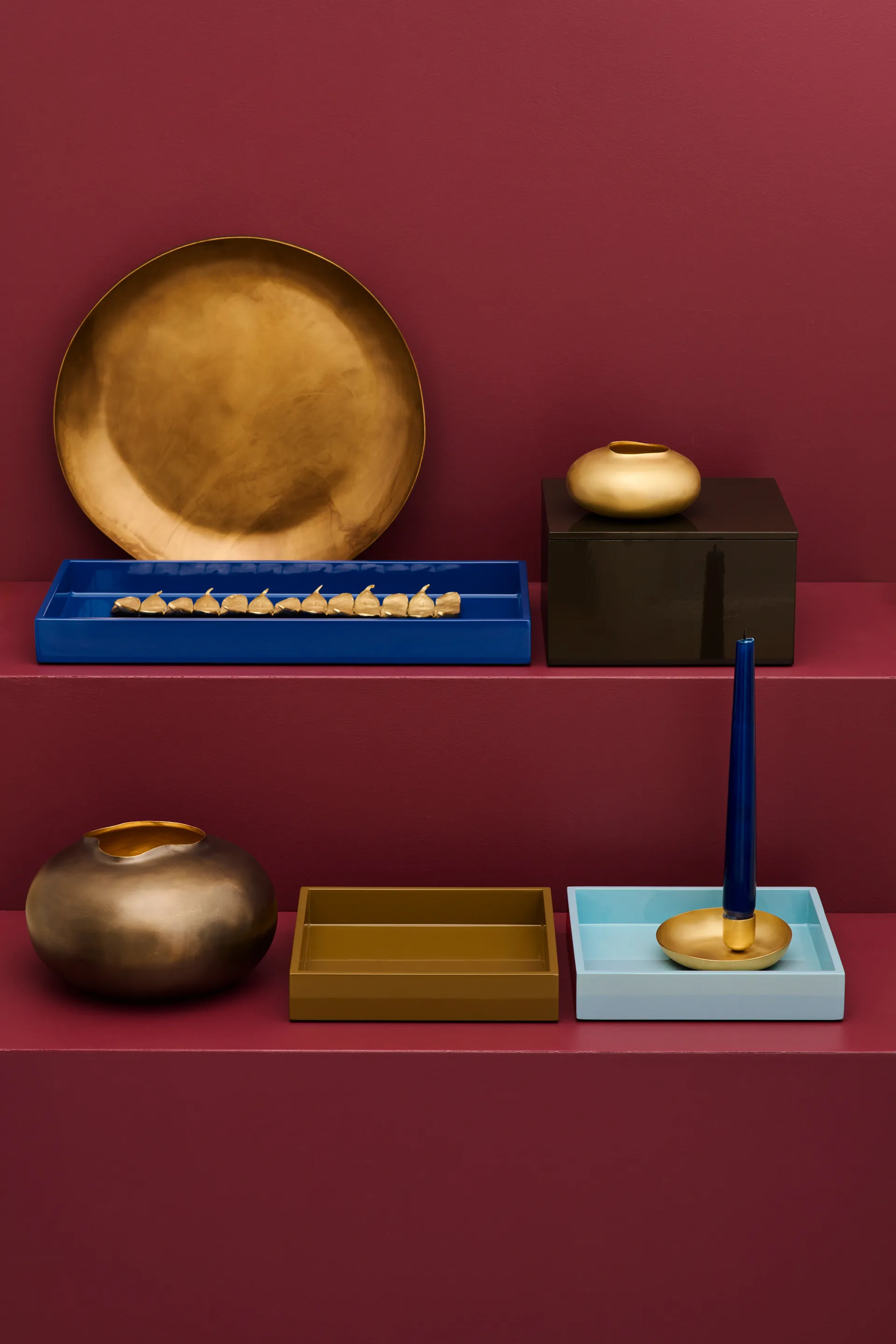 Lux lakeret dekorationsbakke 19x19x3,5 cm, Powder blue Mojoo