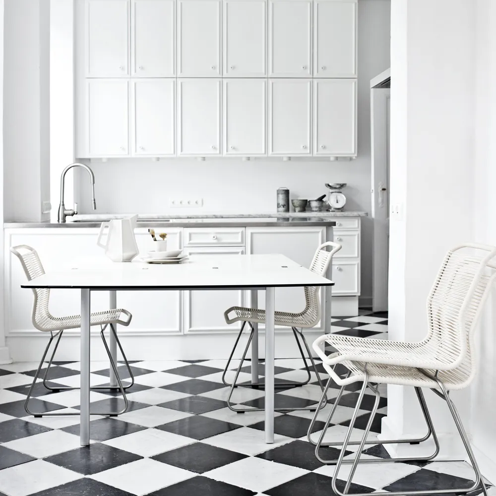 Panton One stol, duke, silk grey lak Montana