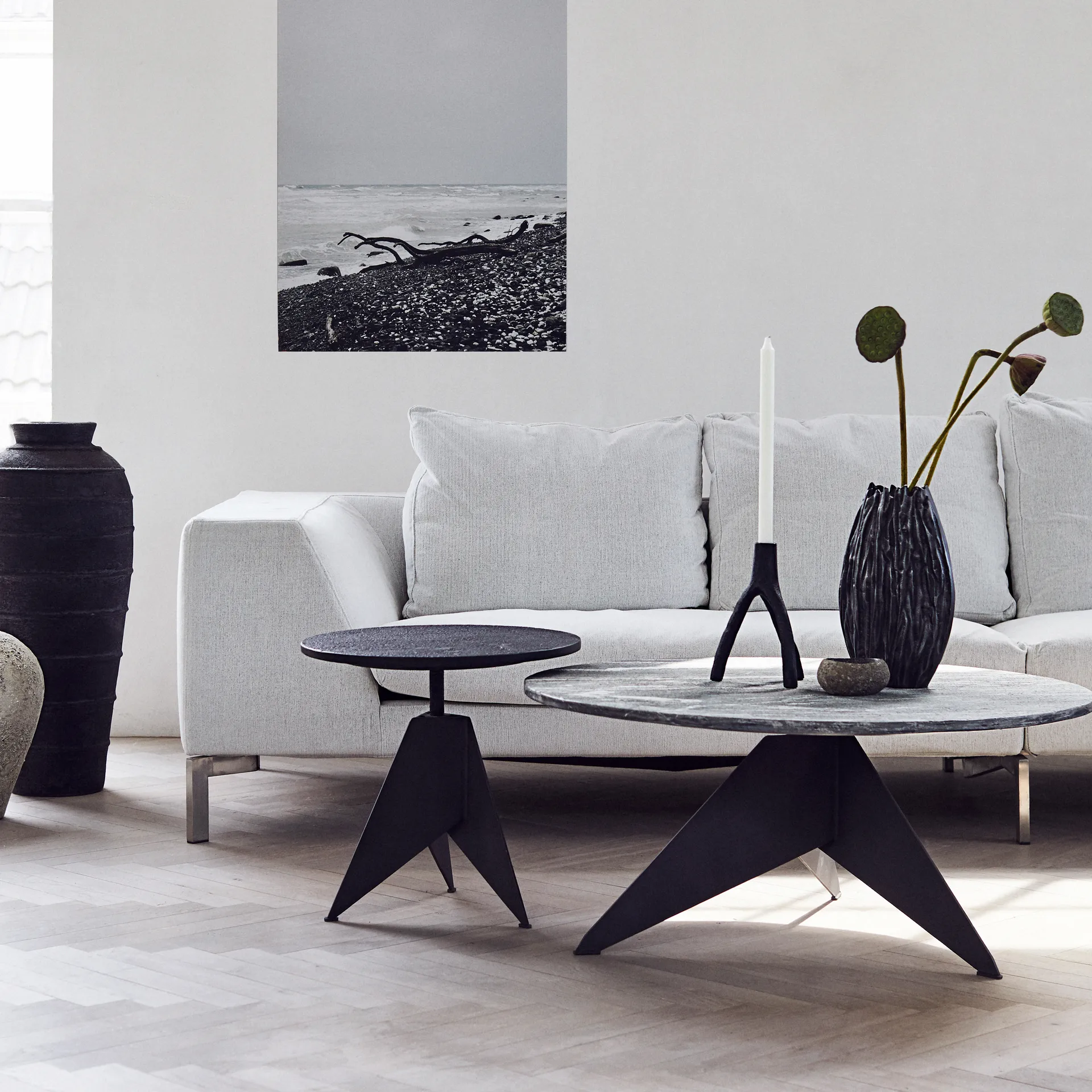 Aion lysestage XL 22 cm, Sort MUUBS