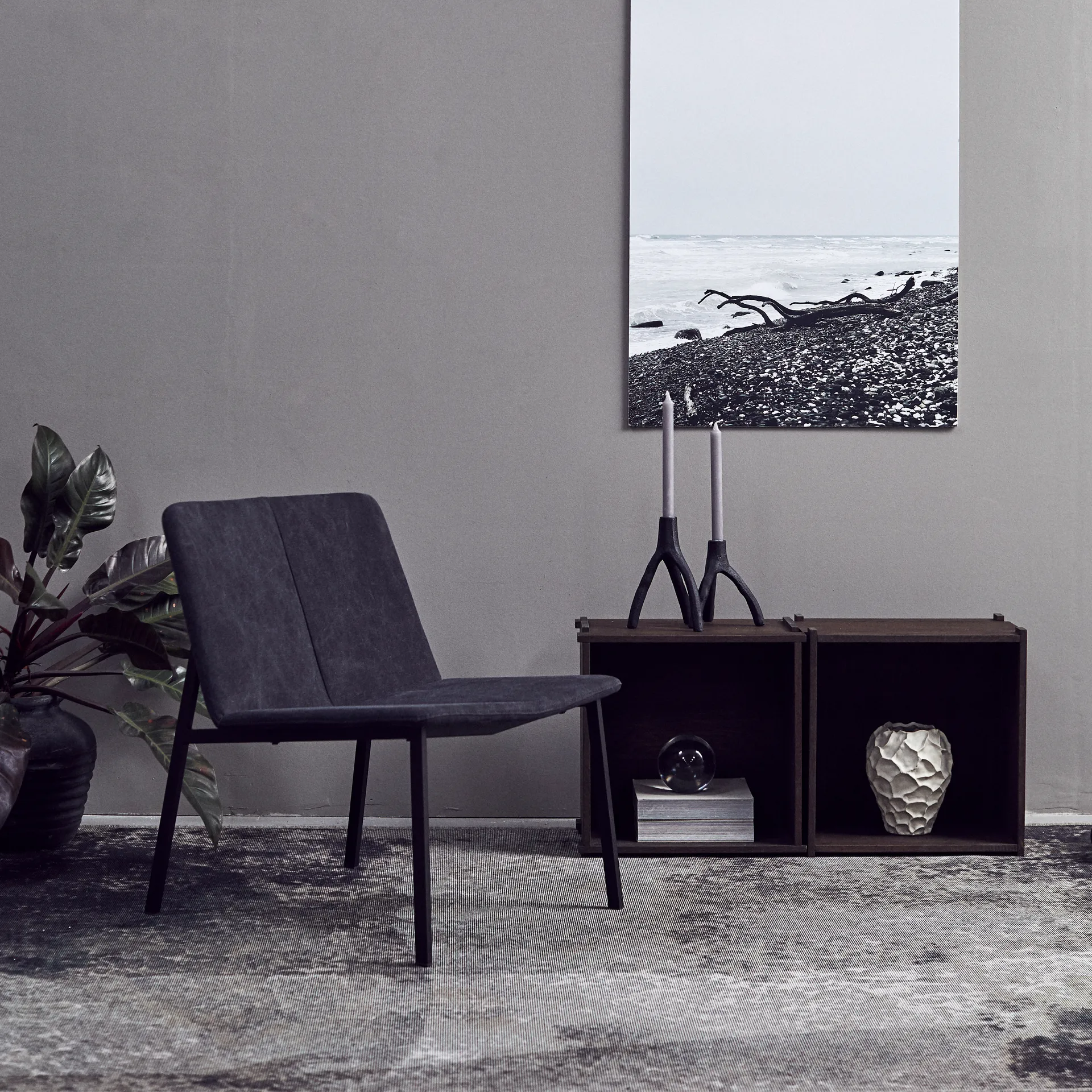 Aion lysestage XL 22 cm, Sort MUUBS