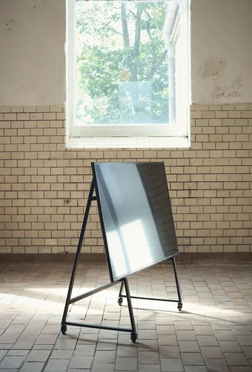 Tenji tv-stativ - Black - MUUBS