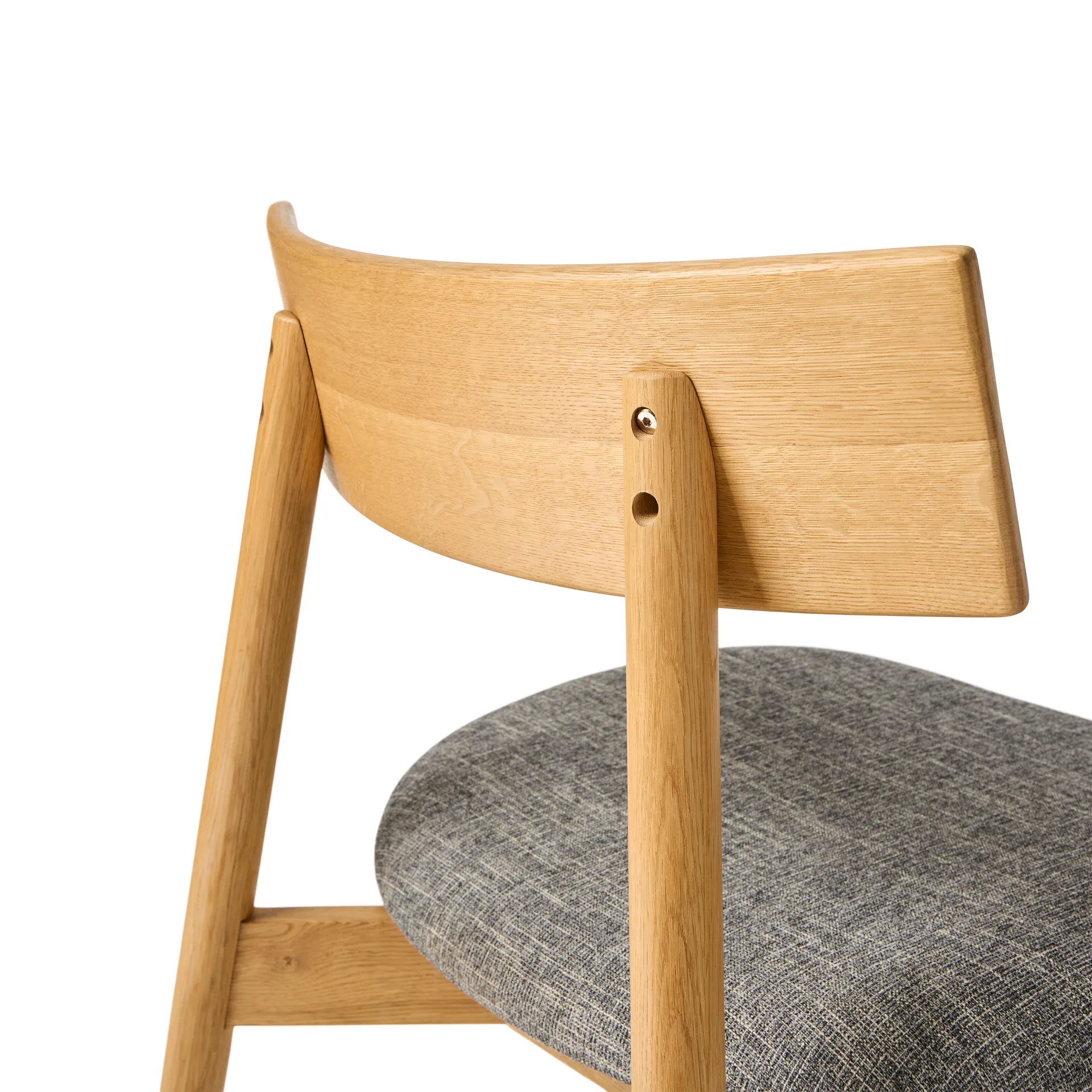 Tetra lounge chair, Betonfarvet stof-naturolieret eg MUUBS