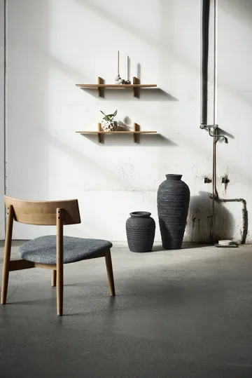 Tetra lounge chair - Betonfarvet stof-naturolieret eg - MUUBS