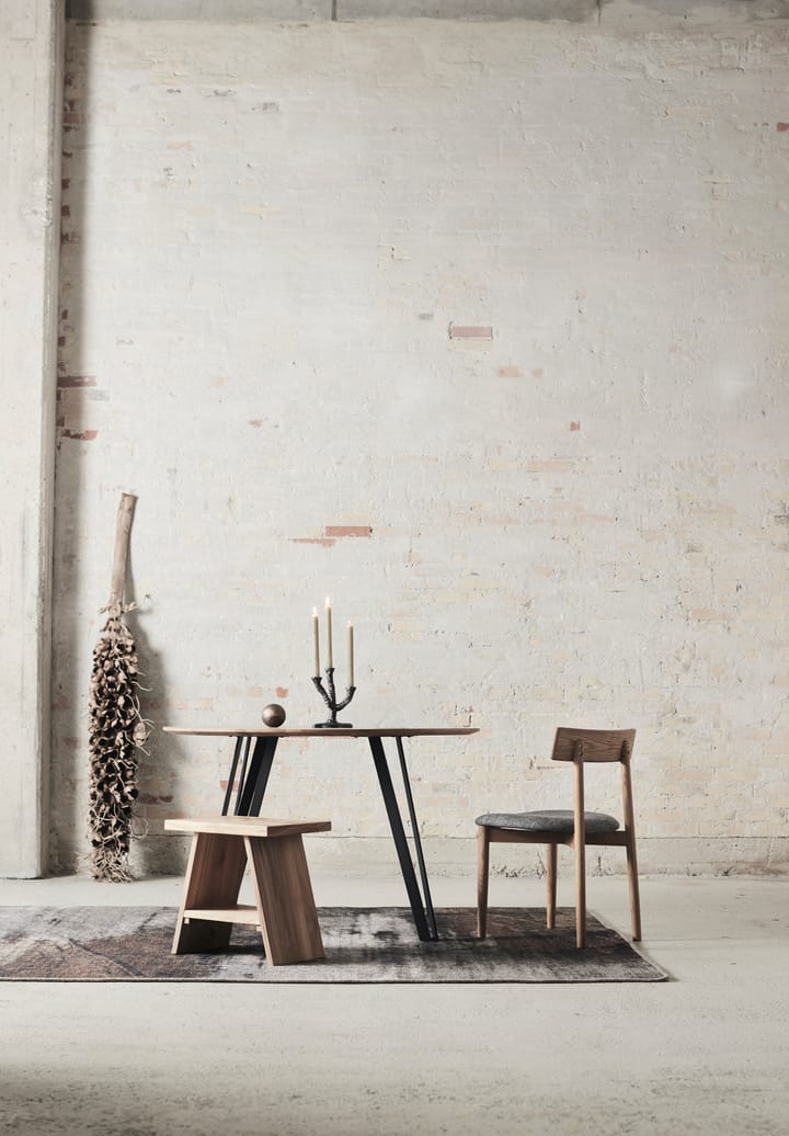 Tetra stol med polstret sæde - Betonfarvet stof-naturolieret egetræ - MUUBS