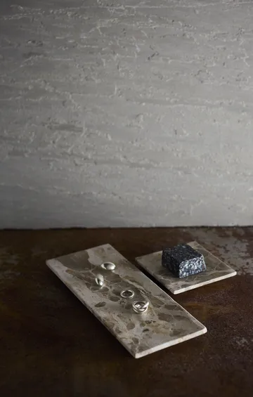 Vita dekorationsbakke - Seashell, 30x12 cm - MUUBS