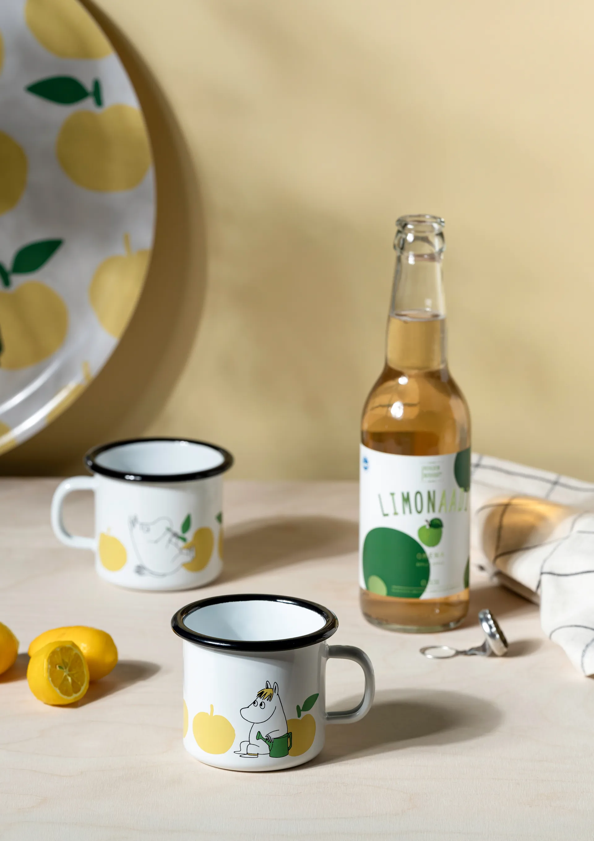 Moomin  emaljekrus 25 cl, Joyfull Apples Muurla