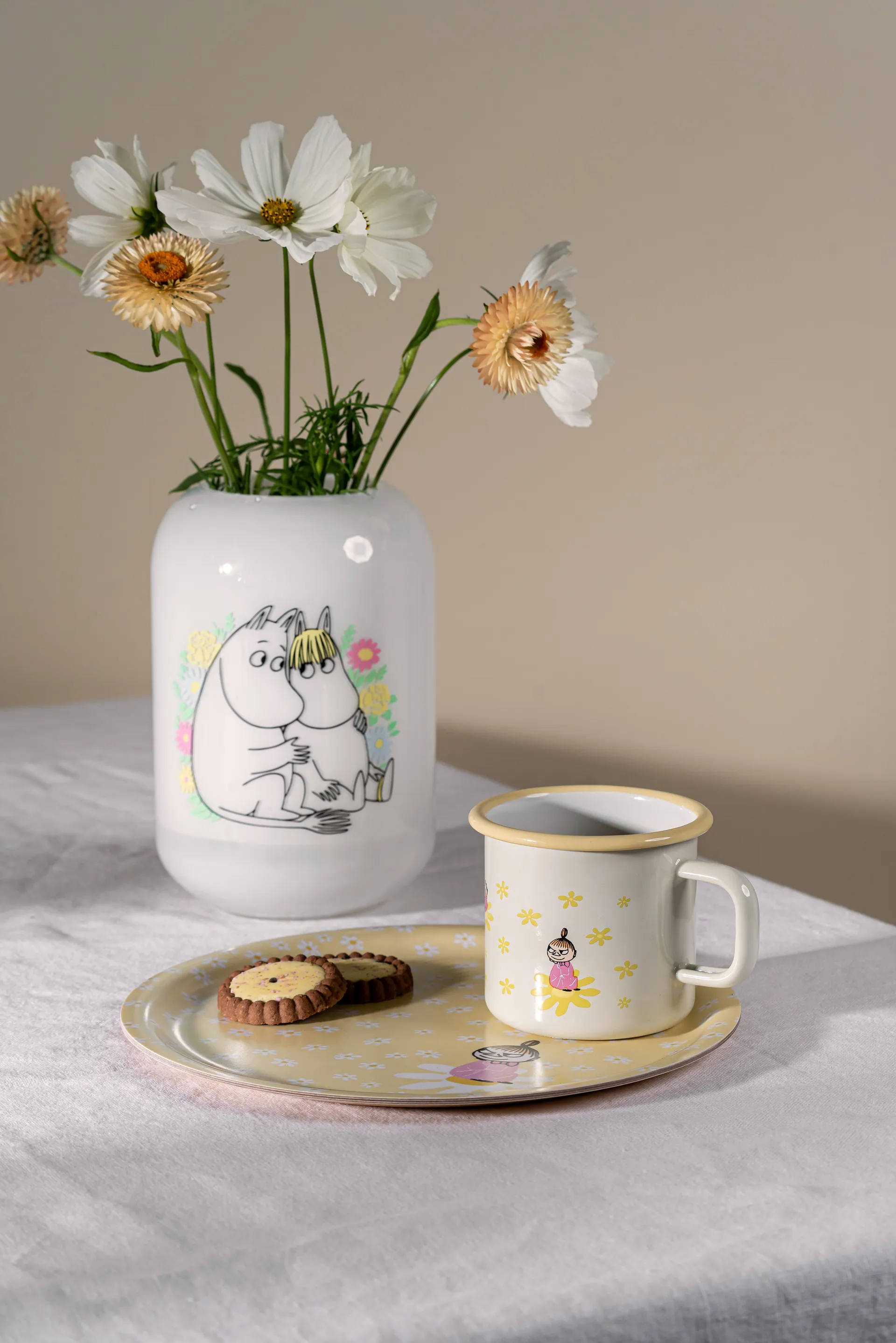 Moomin  emaljekrus 37 cl, Flowers Muurla