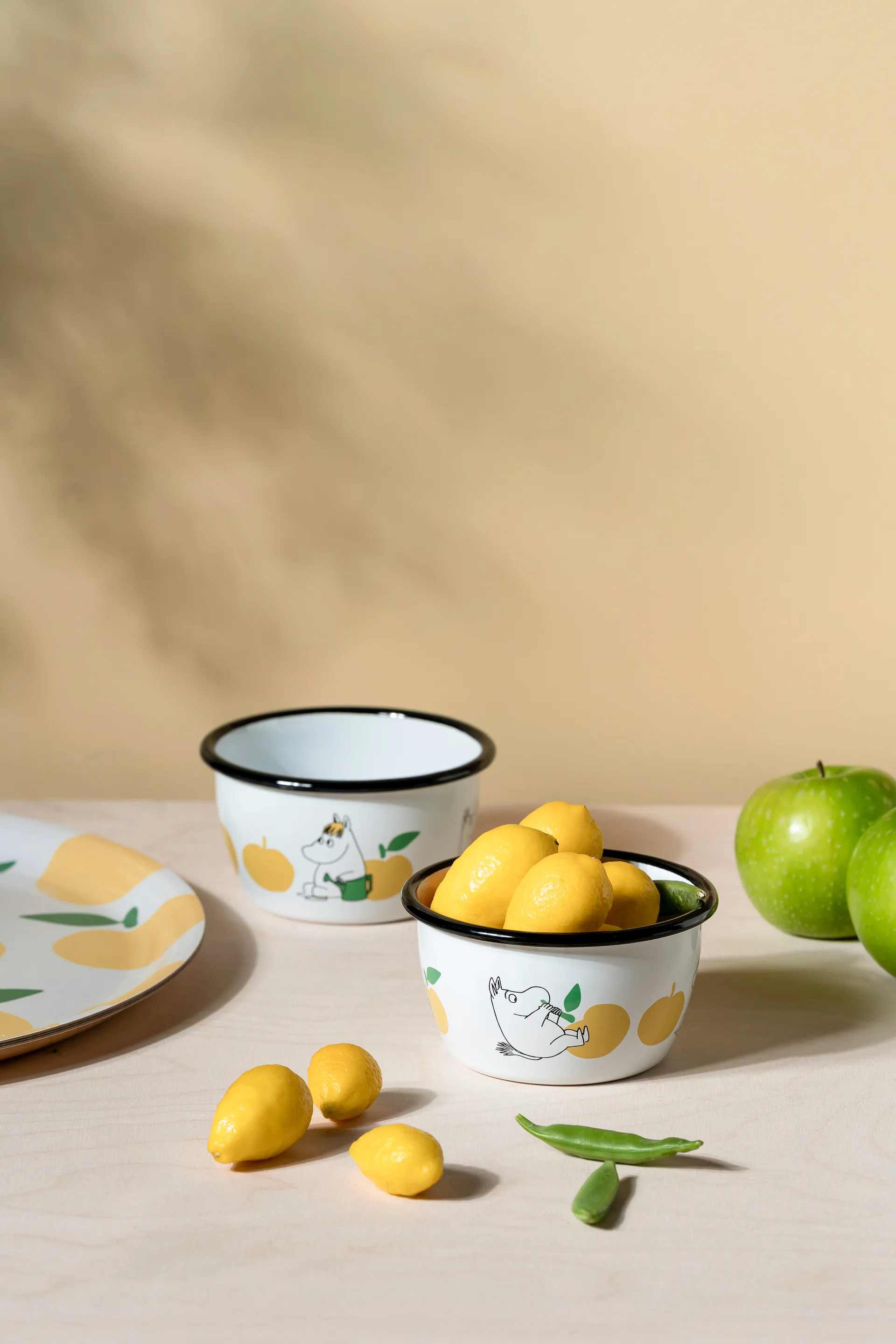 Moomin  emaljeskål 30 cl, Joyfull Apples-gul Muurla