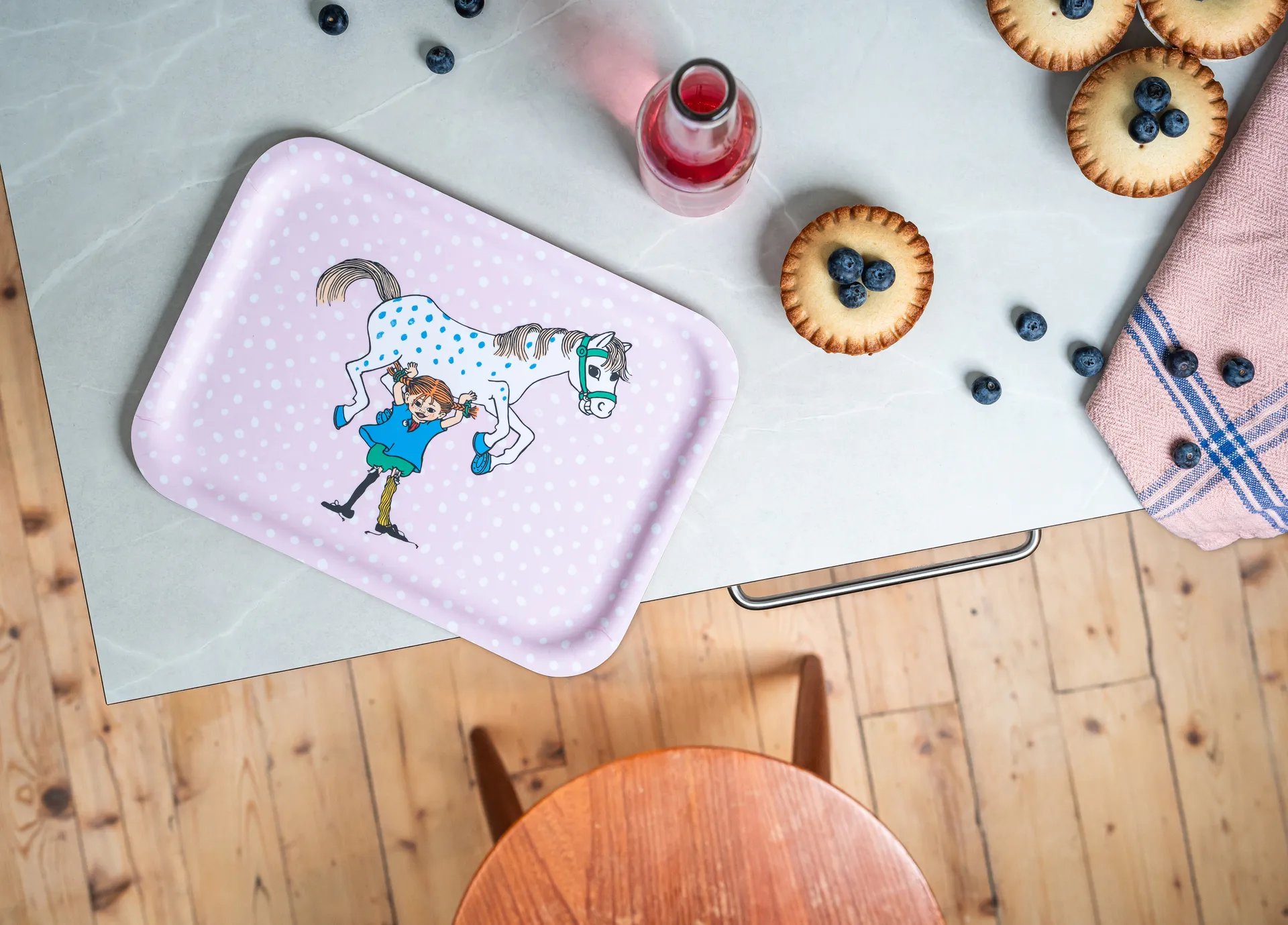 Pippi bakke 20x27 cm, Pippi and the Horse Muurla