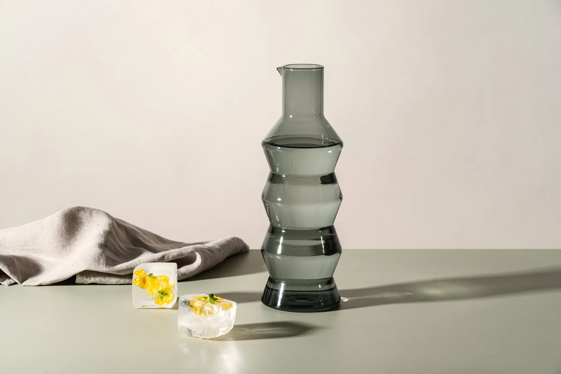 Waves karaffel 1,3 L, Grå Muurla