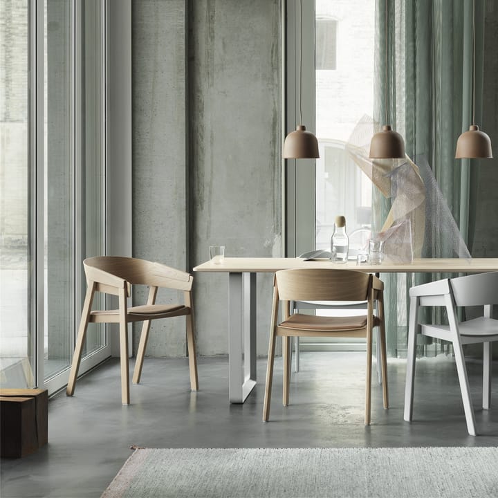 70/70 spisebord 225x90 cm, Oak veneer/Plywood/Sand Muuto