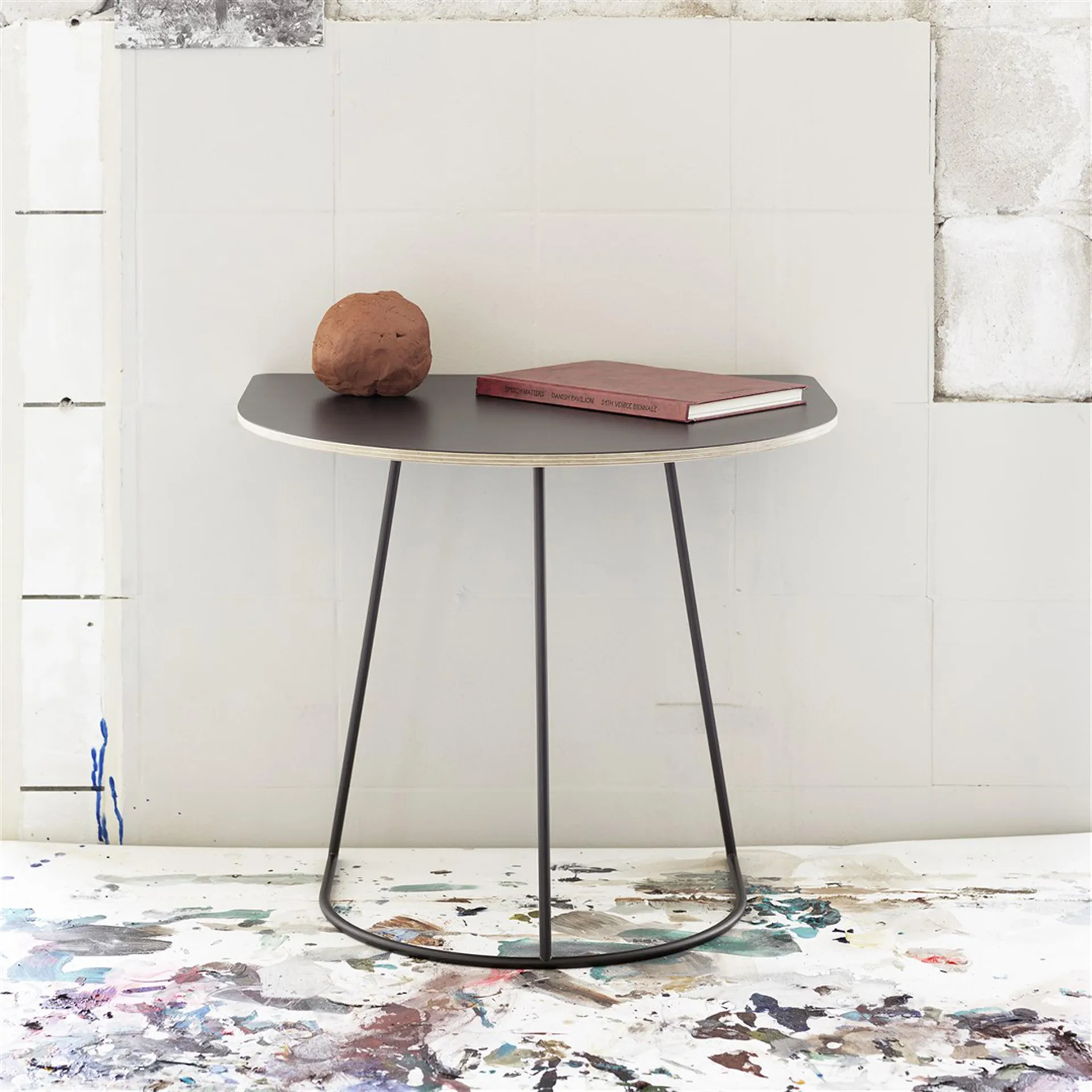 Airy sofabord half size, sort Muuto