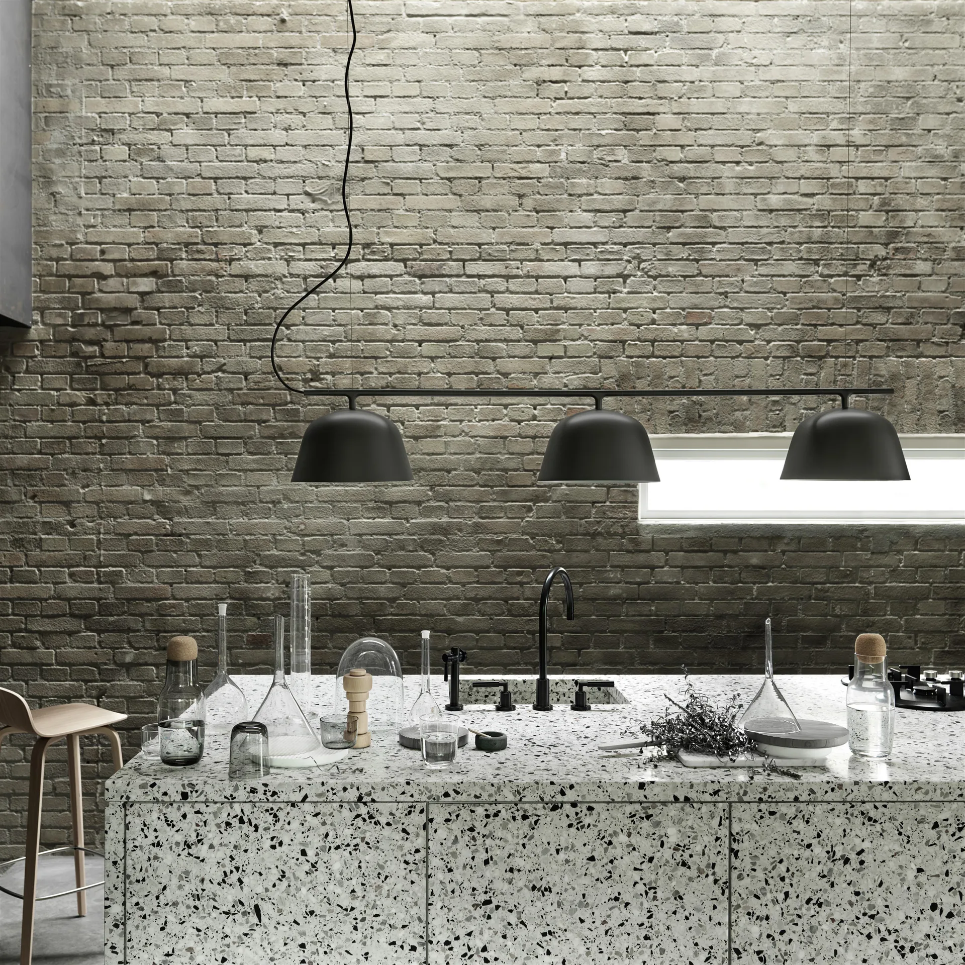 Ambit Rail loftlampe, sort Muuto