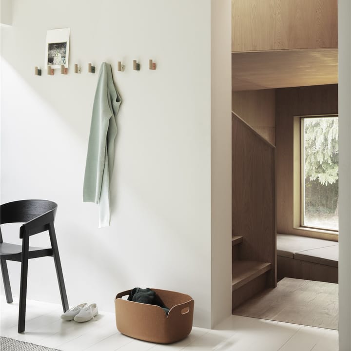 Attach tøjknag 2-pak - Oak/Dark green - Muuto