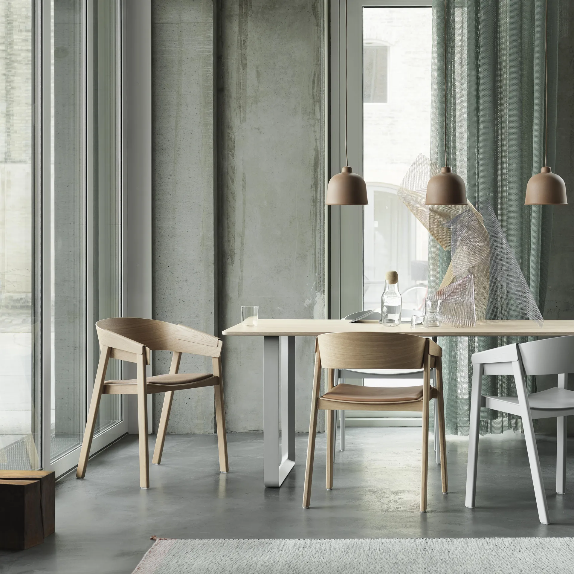 Cover Stol, egetræ Muuto