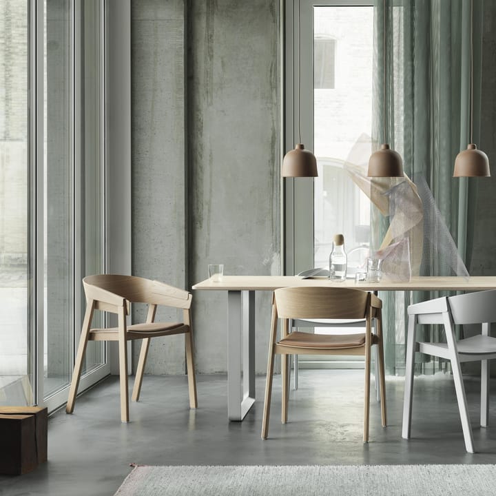 Cover Stol, egetræ Muuto