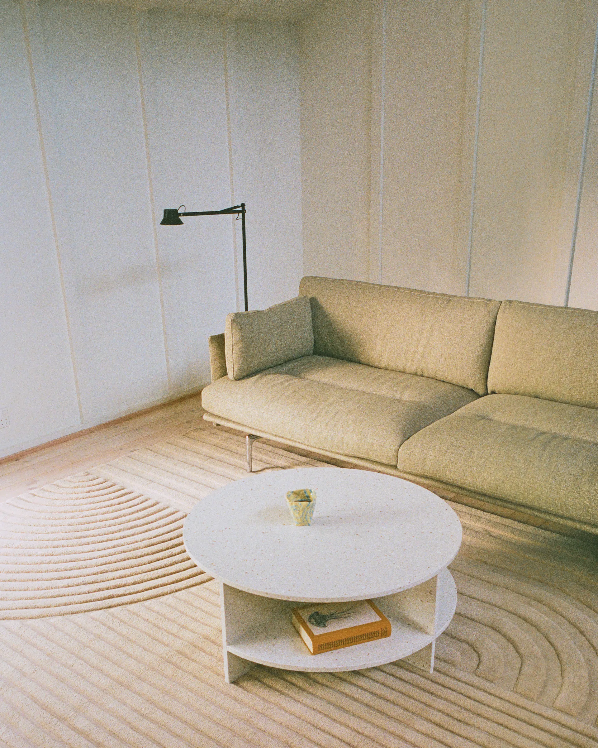 Dedicate gulvlampe, Black, 112 cm Muuto