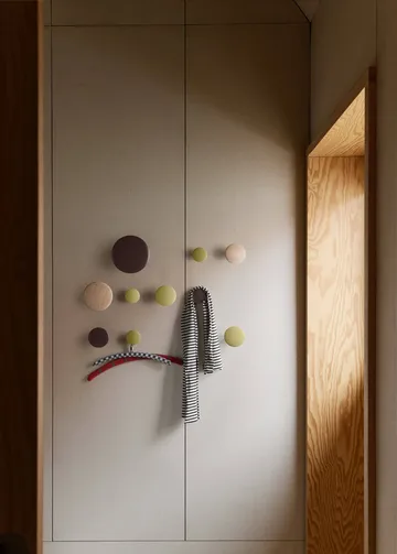 Dots Wood knage - Light olive, Ø6,5 cm - Muuto