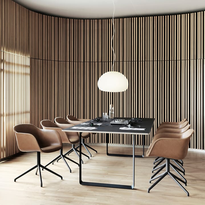 Fiber armchair drejebase med retur kontorsstol, dusty green, grønt understel Muuto