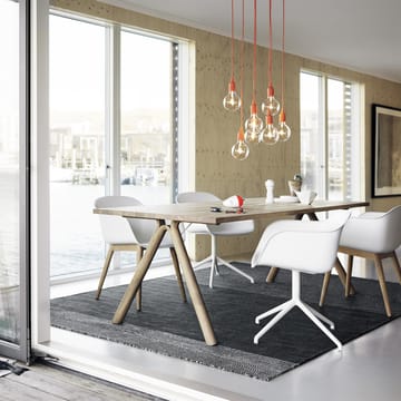 Fiber Chair stol med armlæn og træben - hvid-egetræ - Muuto