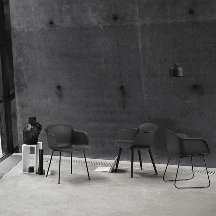 Fiber chair stol med armlæn, sort Muuto