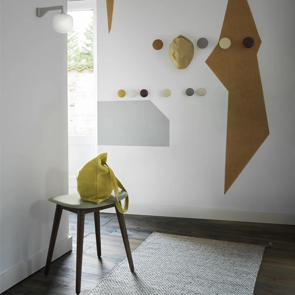 Fiber taburet, black, ben i træ Muuto