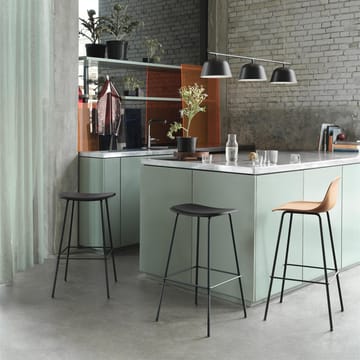 Fiber Tube barstol ryglæn 75 cm - okker-sort - Muuto