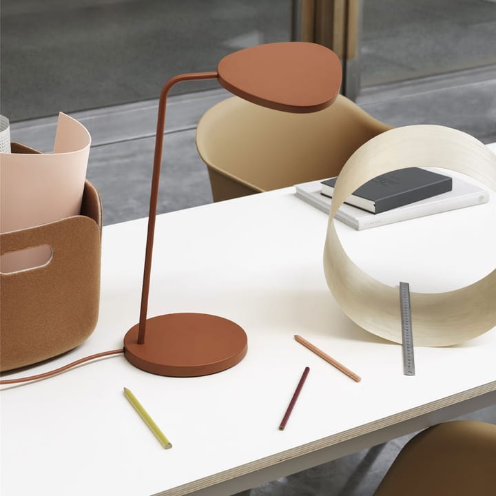 Leaf bordlampe, Copper brown Muuto