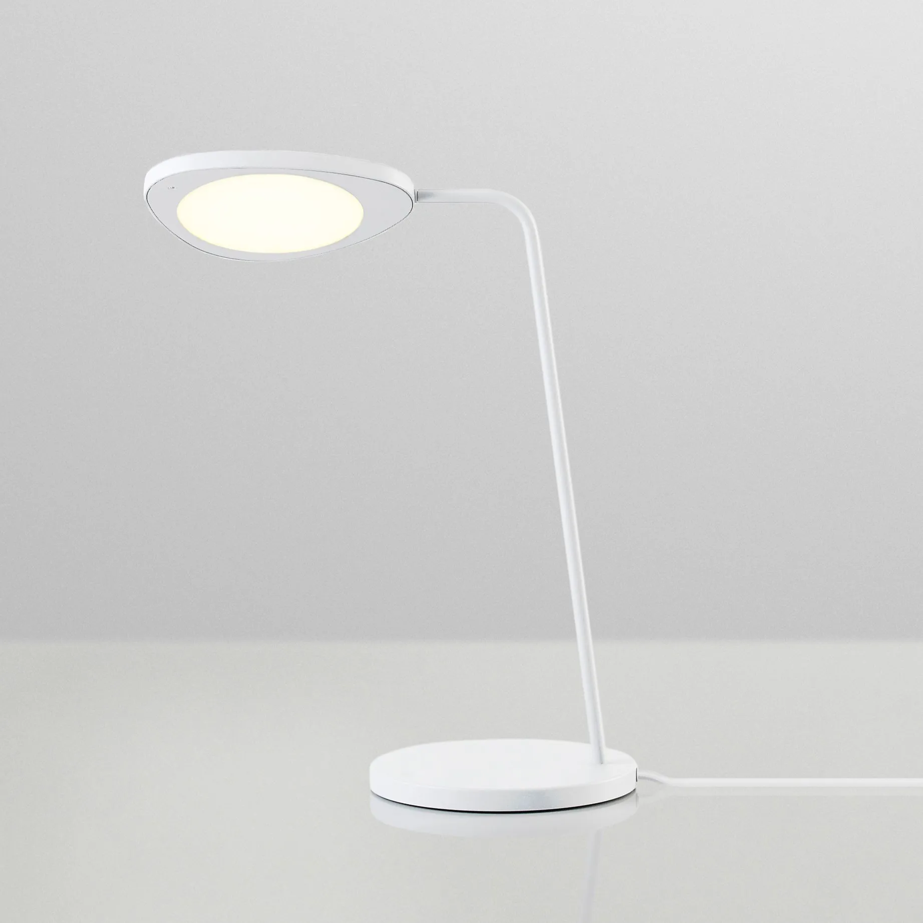 Leaf bordlampe, hvid Muuto