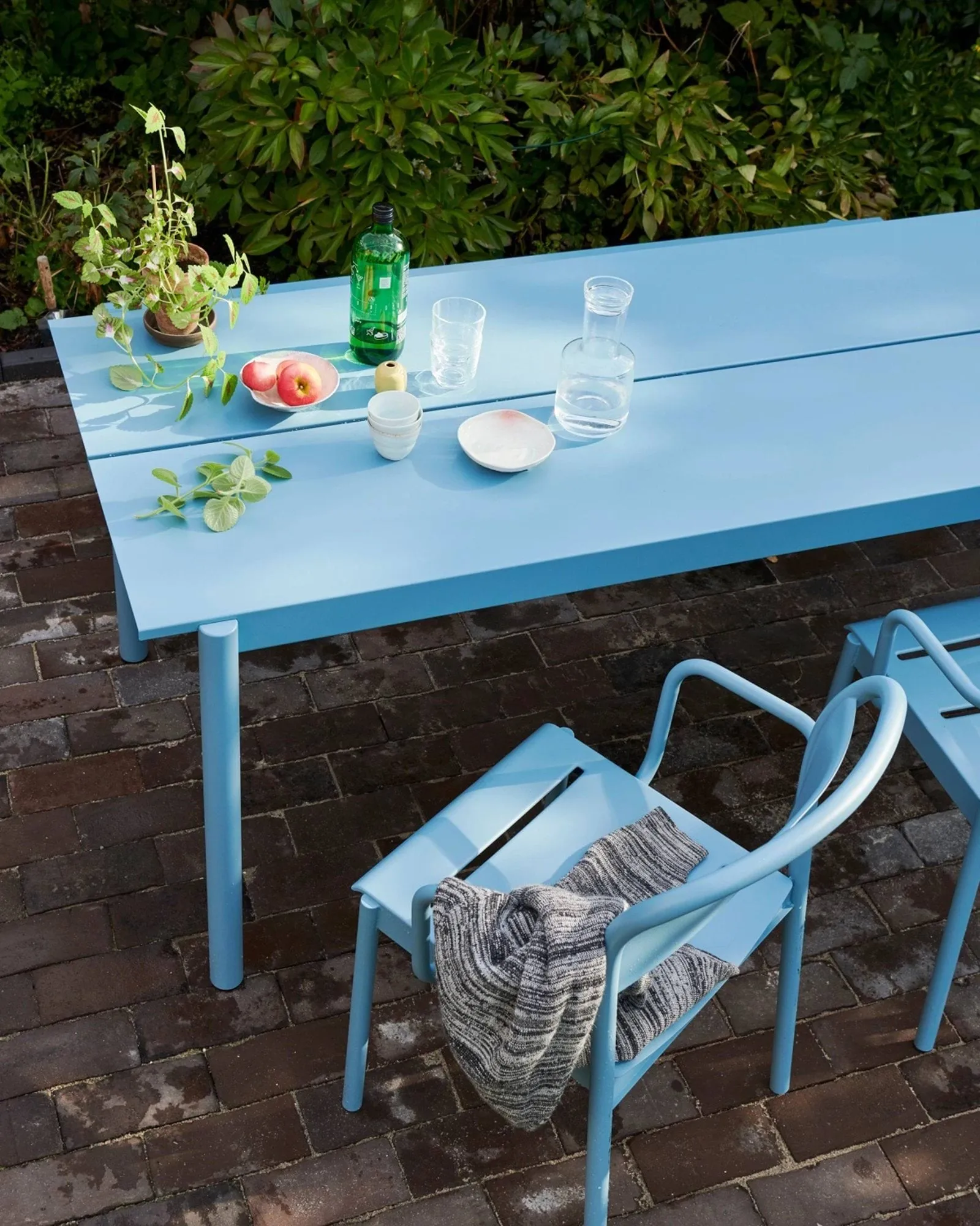 Linear steel bord 200 cm, Pale blue Muuto